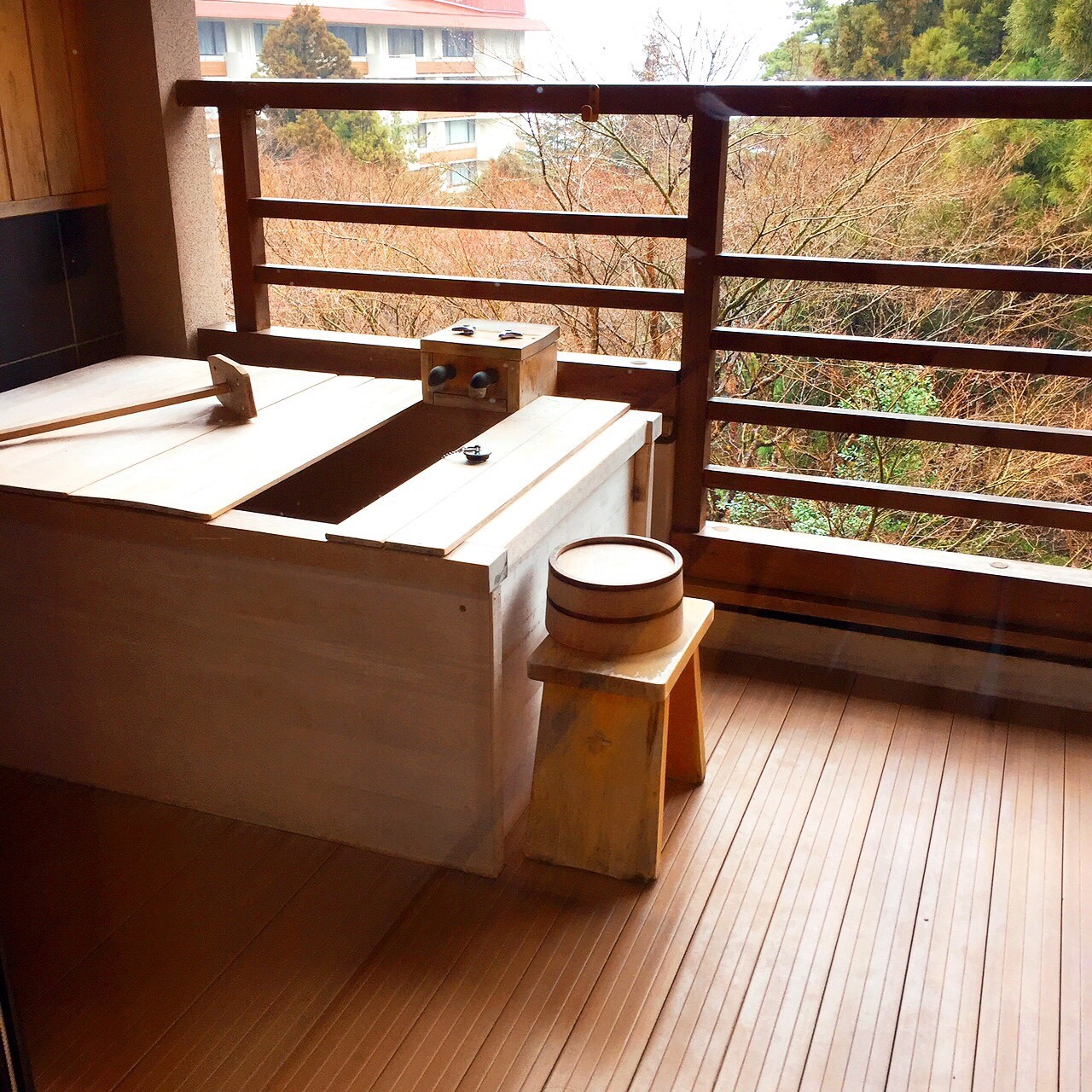 第7弾！有料企画！ 真夜中の露天風呂でカップルの○○を目撃してしまった話。 | 丸の内OLレイナの恥ずかしながら今日のパンツを公開します